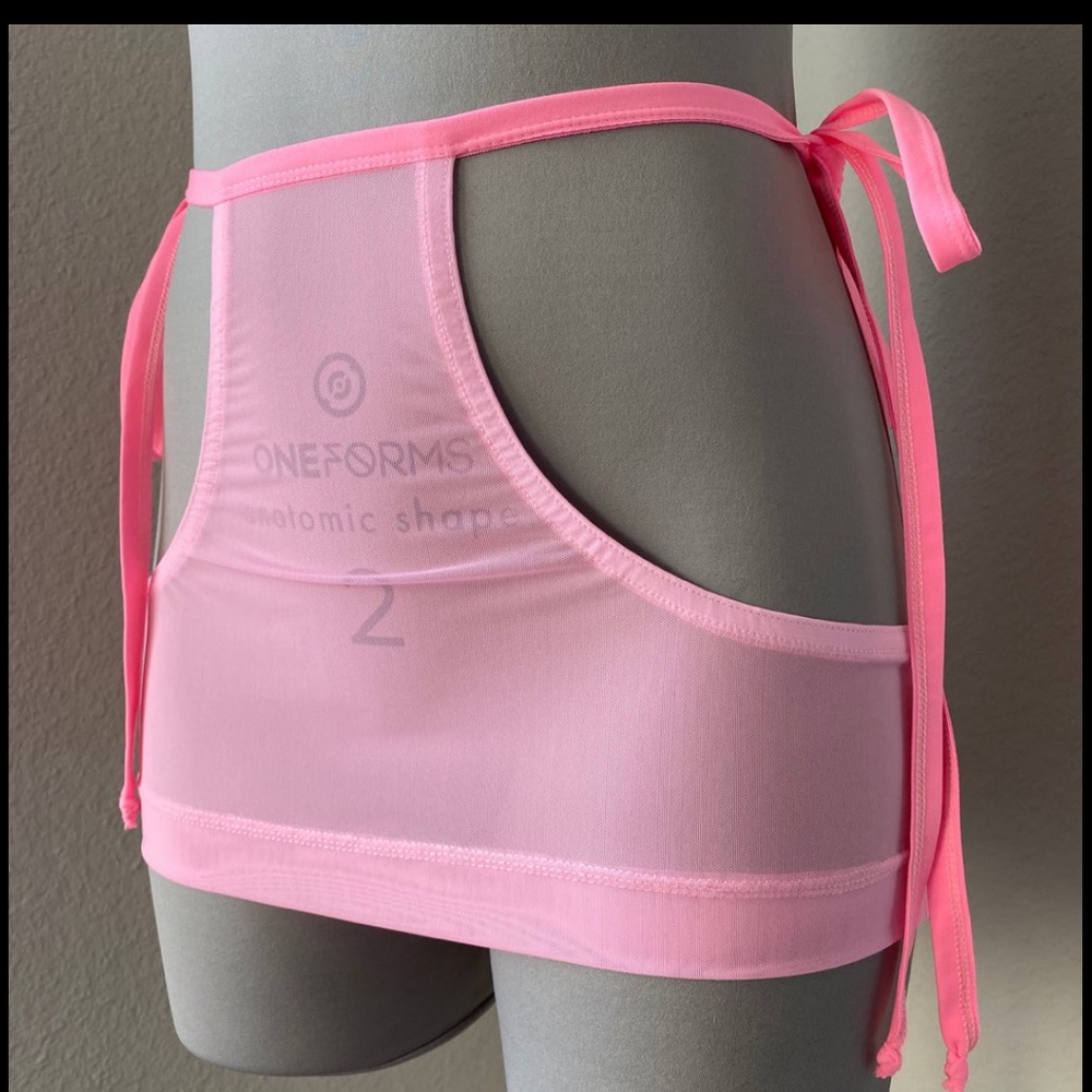 Brand new Syzgythelabel pink side tie micro mini with silver chain! Size L - Picture 1 of 2